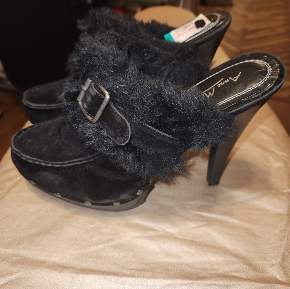 Anne Michelle Revenge Fur Trimmed Clog - Picture 3 of 6